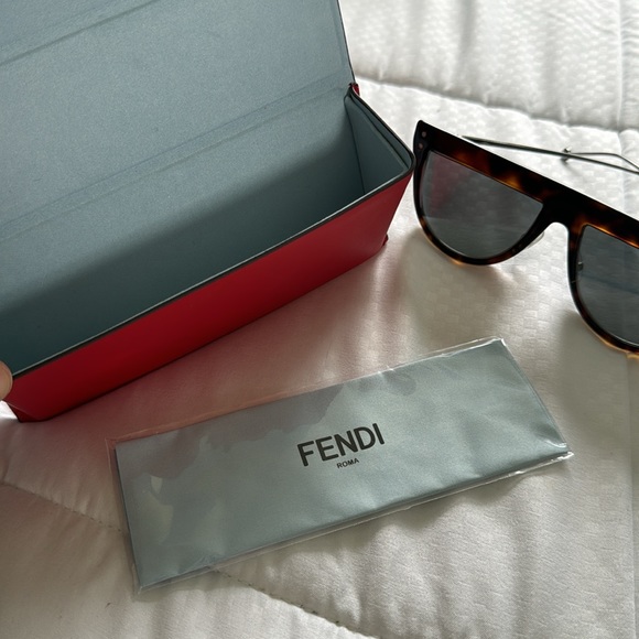 Fendi Tortoiseshell Reflective Lens Sunglasses - Picture 6 of 6